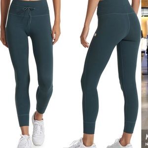 Vuori daily leggings